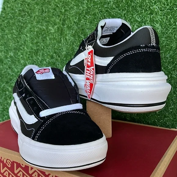 Vans WMNS Oid Skool Over
Black/White
VN0A7Q5EBA2
Sneakers Platforms - Picture 10 of 16